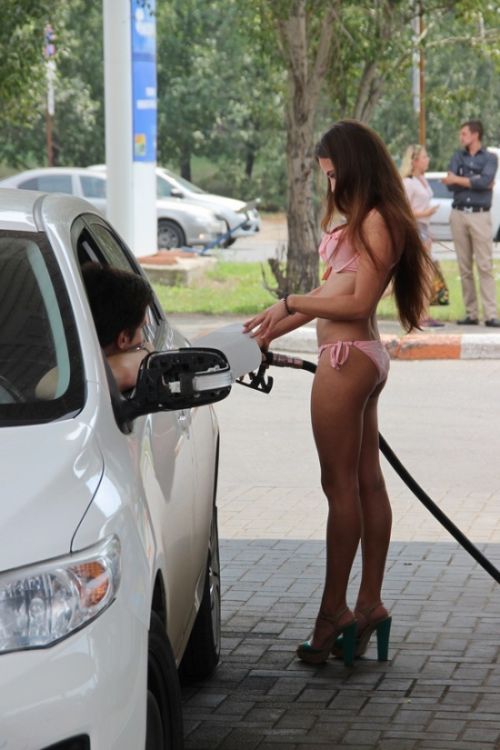 Russia Has A Gas Station That Gives Free Gas To Women In Bikinis (12 pics)