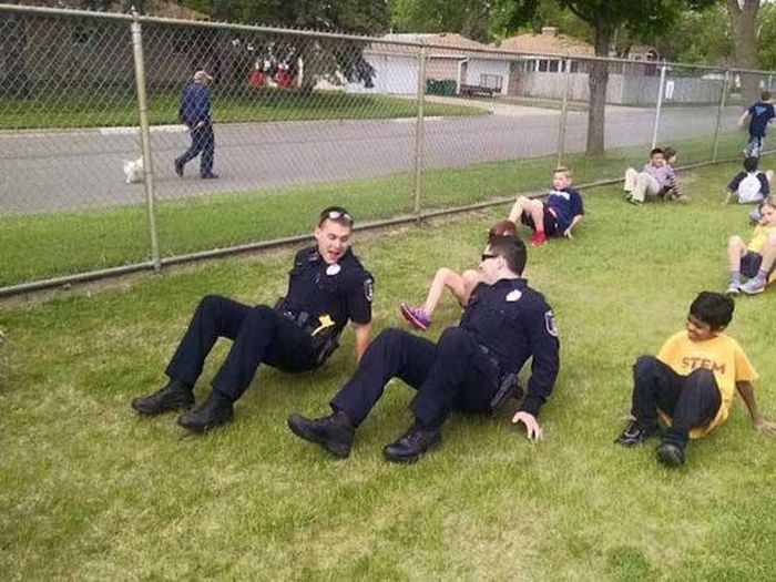 Photos That Prove Some Cops Still Like To Have A Good Time (41 pics)