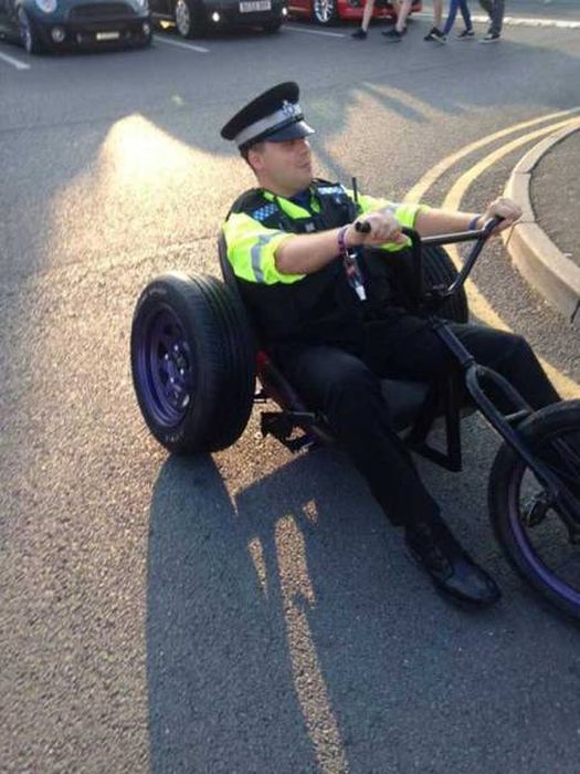 Photos That Prove Some Cops Still Like To Have A Good Time (41 pics)