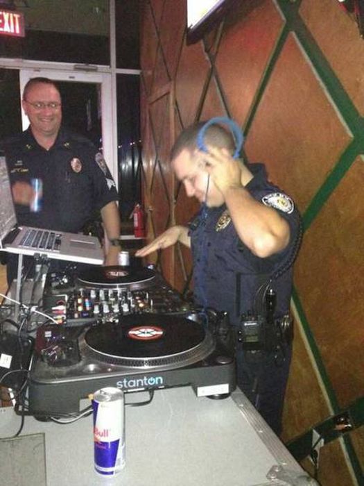 Photos That Prove Some Cops Still Like To Have A Good Time (41 pics)