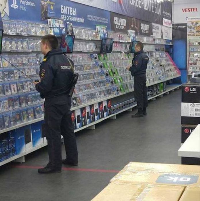 Photos That Prove Some Cops Still Like To Have A Good Time (41 pics)