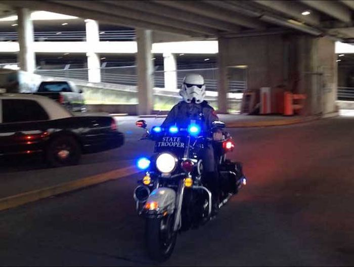 Photos That Prove Some Cops Still Like To Have A Good Time (41 pics)