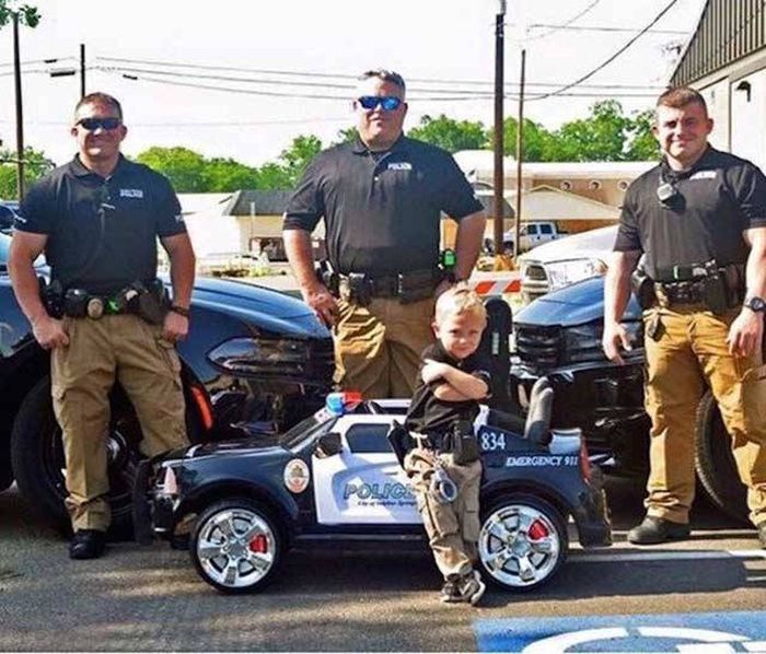 Photos That Prove Some Cops Still Like To Have A Good Time (41 pics)