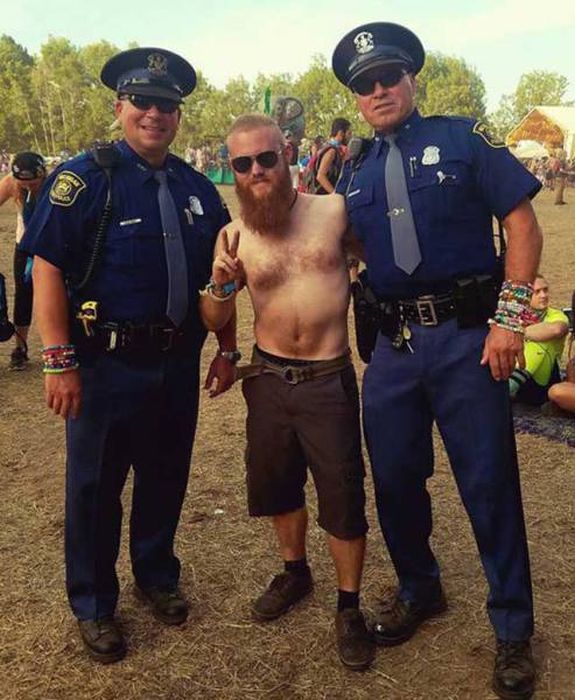 Photos That Prove Some Cops Still Like To Have A Good Time (41 pics)