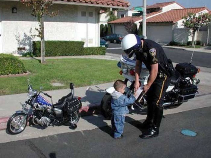 Photos That Prove Some Cops Still Like To Have A Good Time (41 pics)