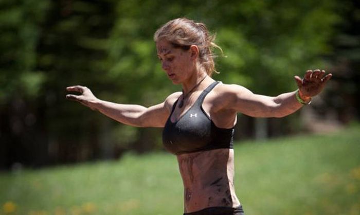 It's Always Sexy When Girls Like To Get Dirty (37 pics)