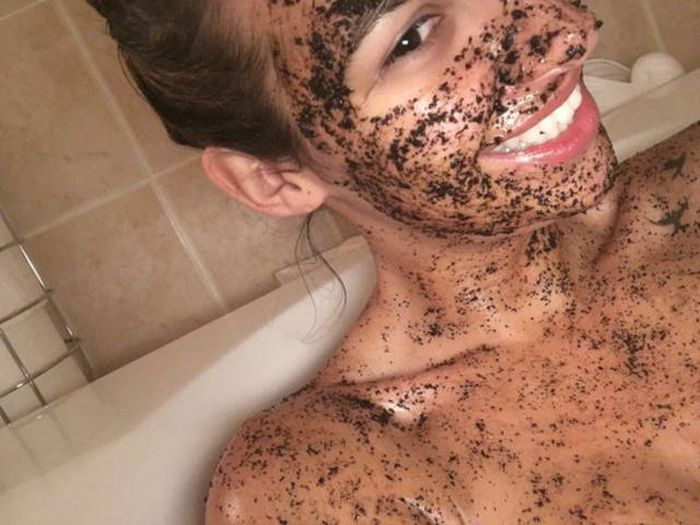 It's Always Sexy When Girls Like To Get Dirty (37 pics)