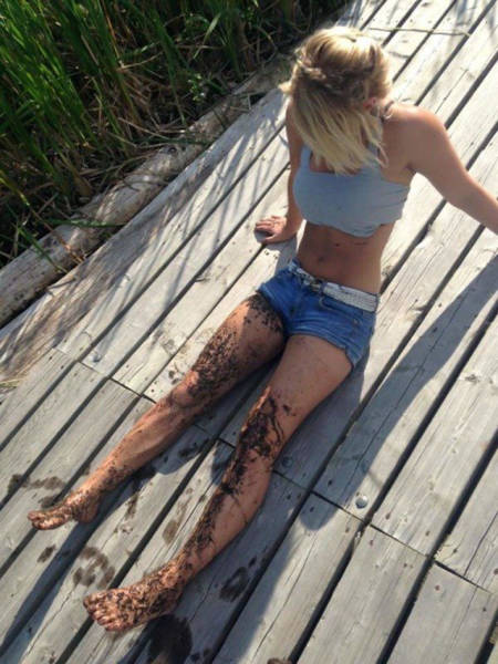 It's Always Sexy When Girls Like To Get Dirty (37 pics)