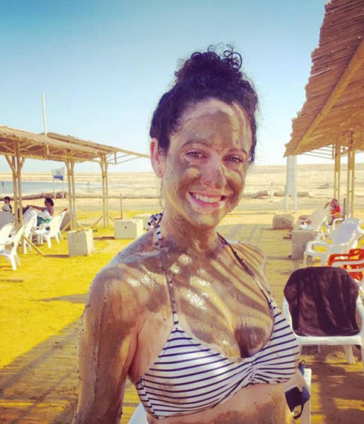 It's Always Sexy When Girls Like To Get Dirty (37 pics)
