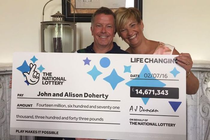 Plumber Goes Back To Work Just Two Days After Winning The Lottery (3 pics)