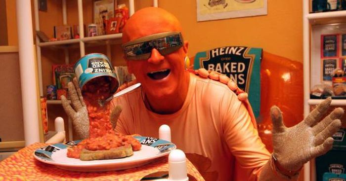 Meet The Man Who Turned His Apartment Into A Baked Beans Museum (21 pics)