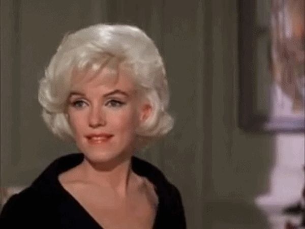 Mesmerizing Gifs Of Beautiful Women From Different Time Periods (19 gifs)