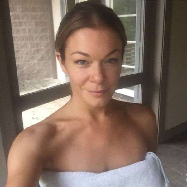 Celebrities Share Selfies With No Makeup On (70 pics)