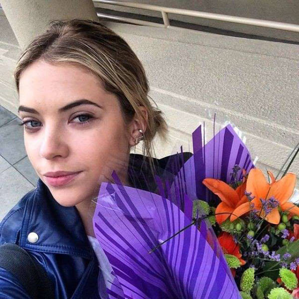 Celebrities Share Selfies With No Makeup On (70 pics)
