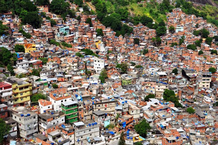 An On The Ground Look At Brazil's Most Dangerous Slums (21 pics)