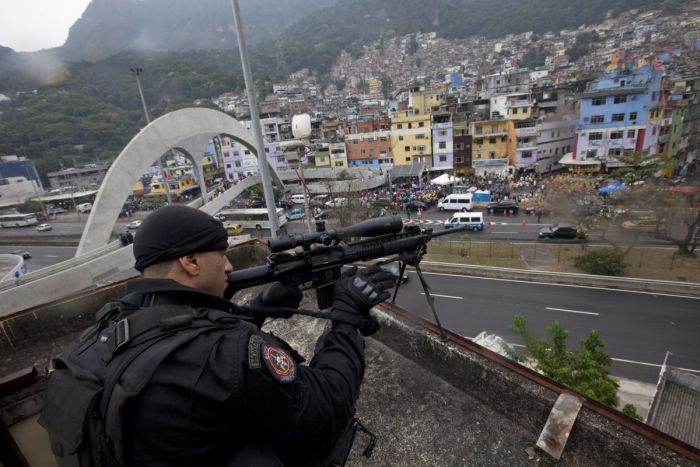 An On The Ground Look At Brazil's Most Dangerous Slums (21 pics)