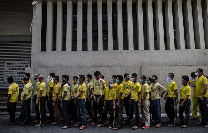 Prisoners Are Left With No Room At All In This Overcrowded Prison (14 pics)