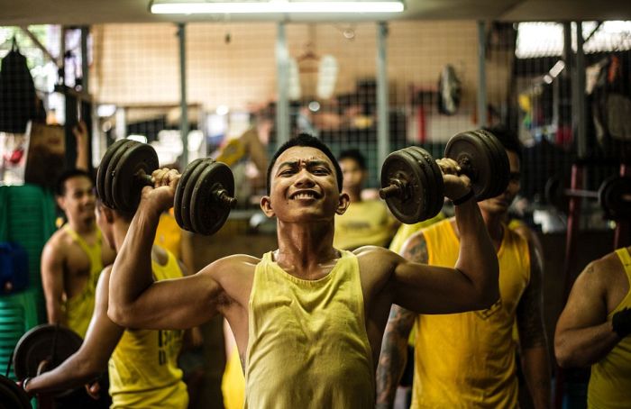 Prisoners Are Left With No Room At All In This Overcrowded Prison (14 pics)