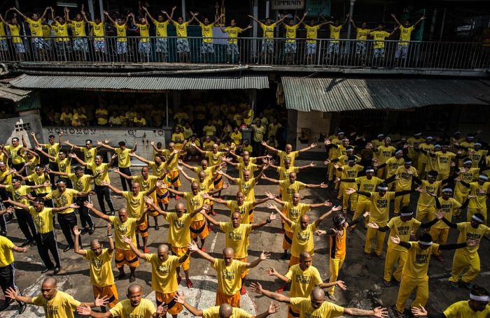 Prisoners Are Left With No Room At All In This Overcrowded Prison (14 pics)
