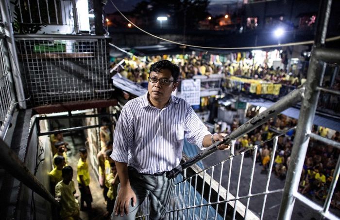 Prisoners Are Left With No Room At All In This Overcrowded Prison (14 pics)