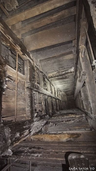 Mysterious Tunnel Discovered In An Old Shed (20 pics)