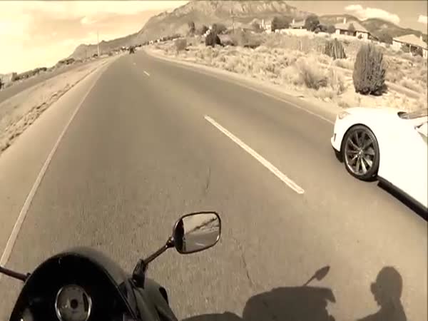 Sportbike Gets Smoked By A Tesla Model S