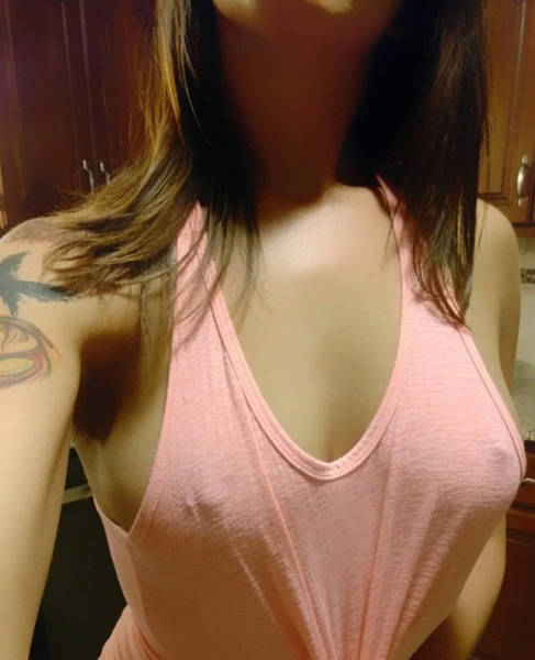 Sexy Ladies Know That Bra-Free Is The Way To Be (51 pics)