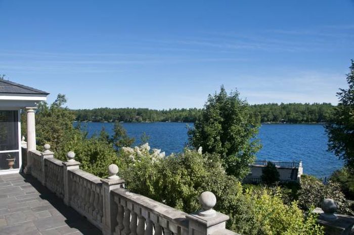 For Only $26 Million You Can Own This Gorgeous New Hampshire Property (19 pics)