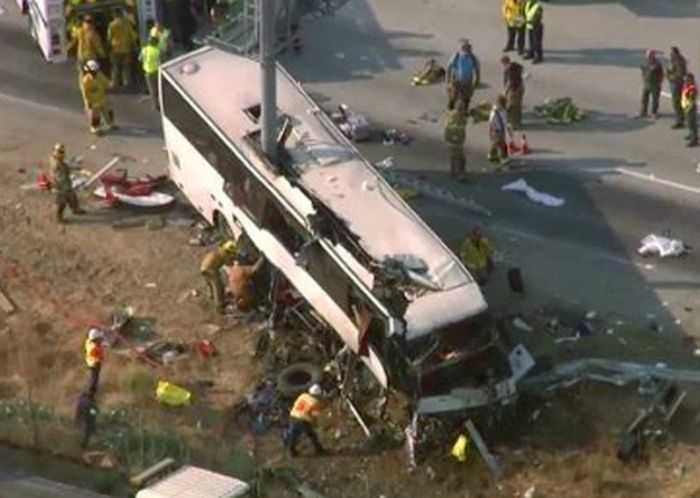 Bus Rips Through Highway Pole In California Crash (4 pics)