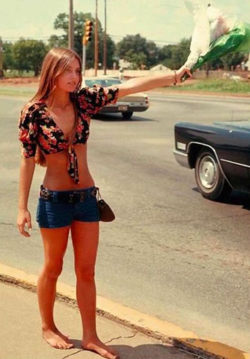 A Look Back At The Gorgeous Women Of The 70s (24 pics)