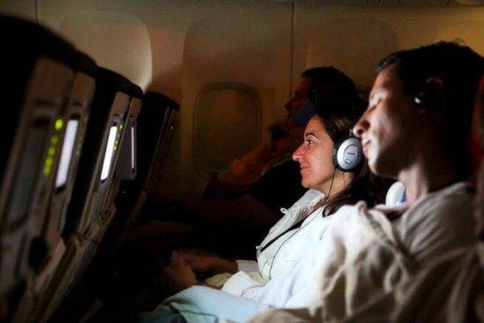The Truth About What Really Goes On During Flights (20 pics)