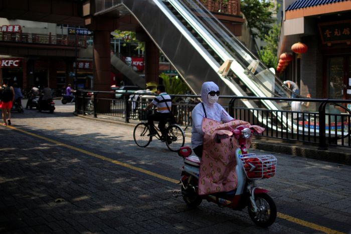 Interesting Photos Show A Glimpse Of Daily Life In China (38 pics)