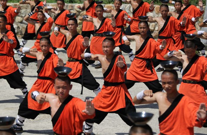 Interesting Photos Show A Glimpse Of Daily Life In China (38 pics)