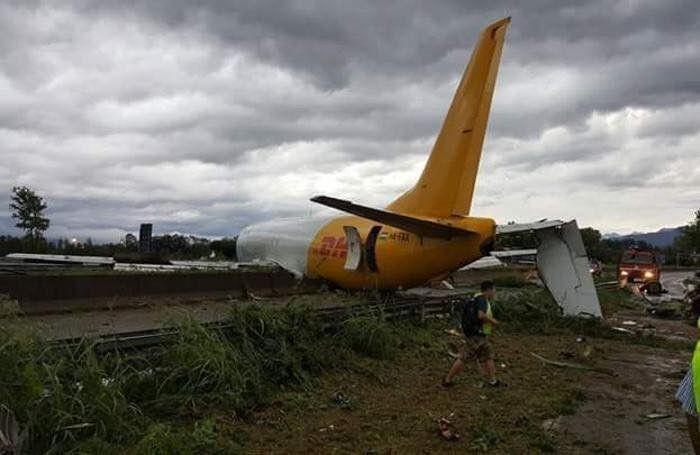 Cargo Plane Overshoots Runway And Crashes Into A Road In Italy (3 pics)