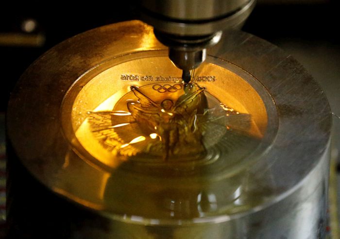 How Olympic Medals Are Made For The 2016 Olympic Games (21 pics)