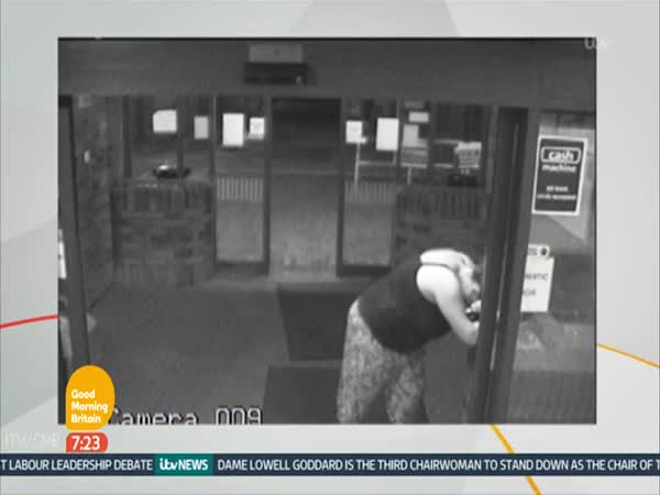 Woman Delivers Her Own Baby In Less Than a Minute In Hospital Entrance
