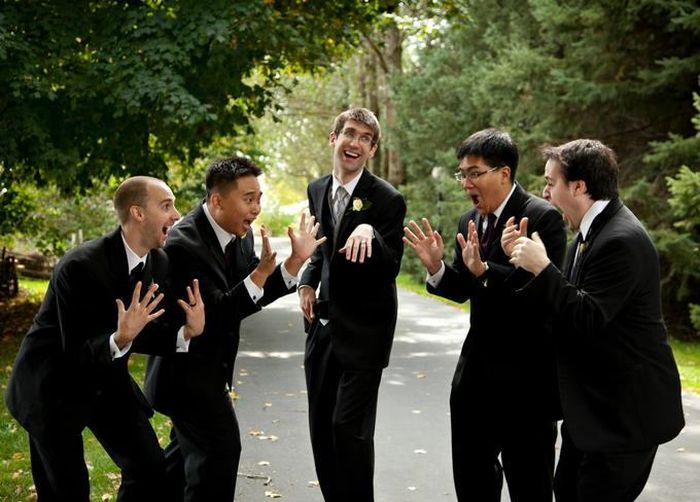 Awesome Groomsmen Who Took Their Wedding Photos To The Next Level (19 pics)