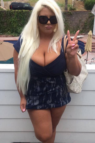 This Woman Continues To Spend Thousands Of Dollars To Look Like A Real Life Barbie (20 pics)