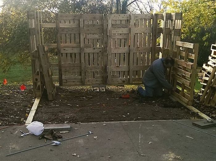 Guy Builds Impressive Shed Out Of Wooden Pallets (10 pics)