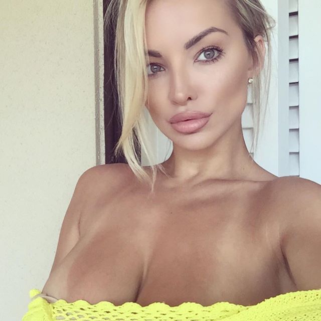 Lindsay Pelas Is One Of The Sexiest Models On Instagram 8 (32 pics)