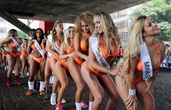 Miss BumBum 2016 Contestants Stop Traffic While Showing Off Their Assets (14 pics)