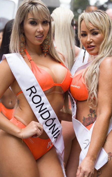 Miss BumBum 2016 Contestants Stop Traffic While Showing Off Their Assets (14 pics)