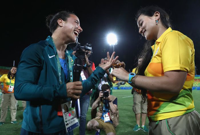 Olympian Proposes To Her Girlfriend At The Olympic Games In Rio (6 pics)