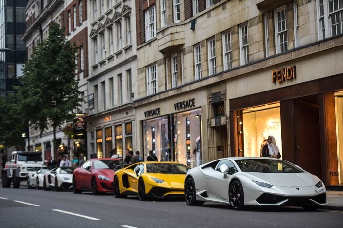 Supercar Owners Show Off Their Rides On The Streets Of London (21 pics)