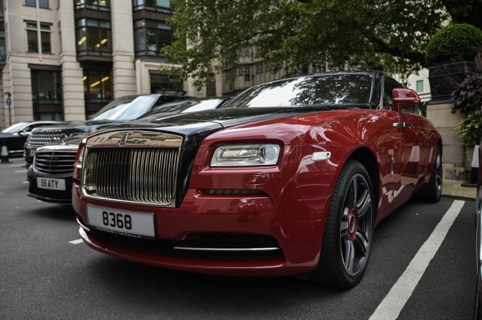 Supercar Owners Show Off Their Rides On The Streets Of London (21 pics)