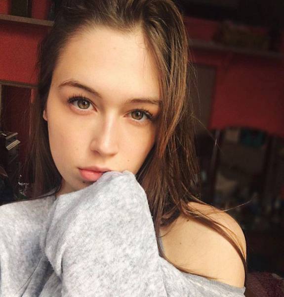 A Collection Of Beautiful Girls With Very Seductive Eyes (50 pics)