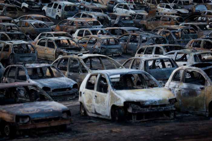 Over 400 Cars Destroyed By Fire At Music Festival (10 pics)