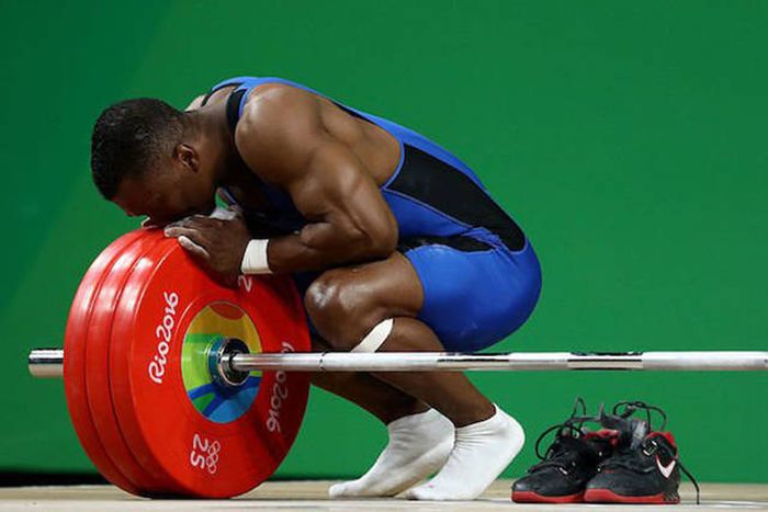 Columbian Weightlifter Achieves His Dream By Winning His First Olympic Gold Medal (6 pics)
