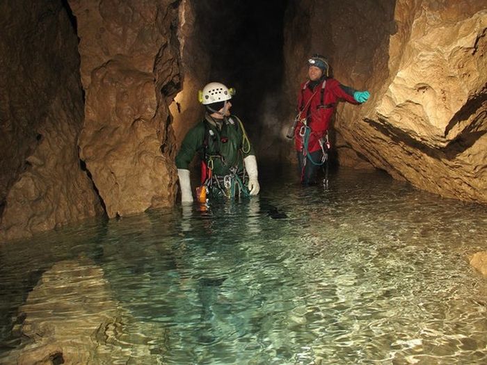 Underground Cave Shows Harsh Conditions Of The Underworld (13 pics)