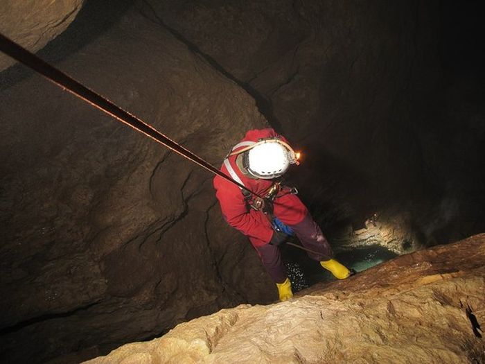 Underground Cave Shows Harsh Conditions Of The Underworld (13 pics)